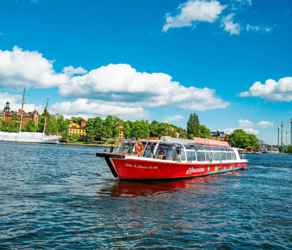 que visitar en estocolmo barco turistico